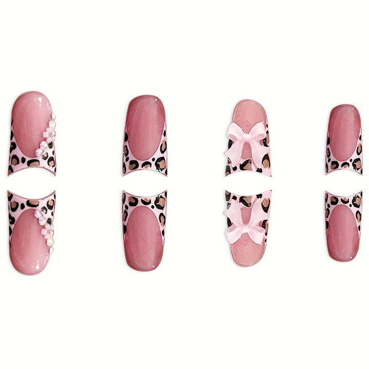 Glamouröse Blumene und Leopardenmuster Press-On Nagelkunst Karnz