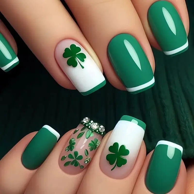 Festliche Shamrock-Nagelkunstverlängerungen Karnz
