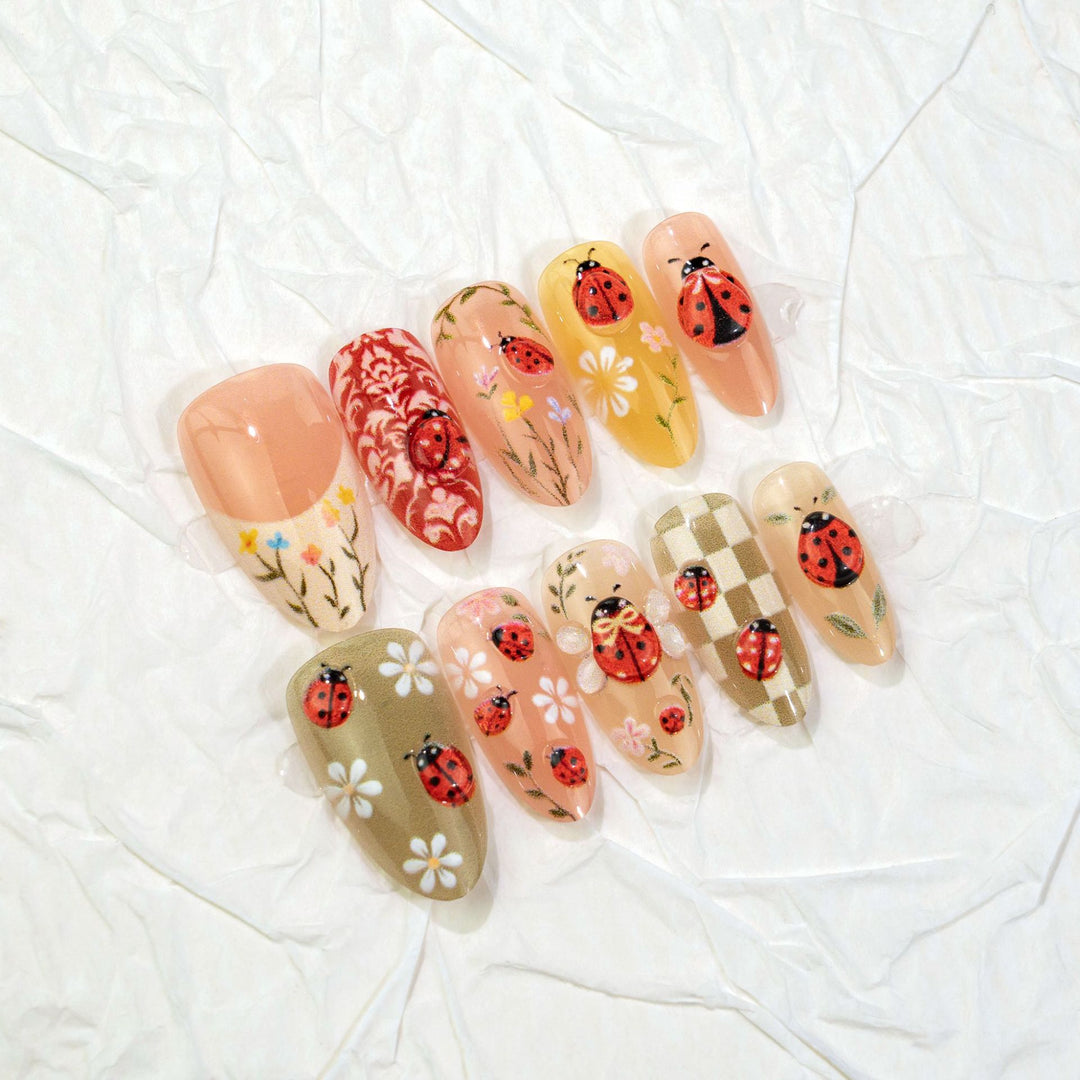 Marienkäfer-Themen Druck-On Nagelkunst