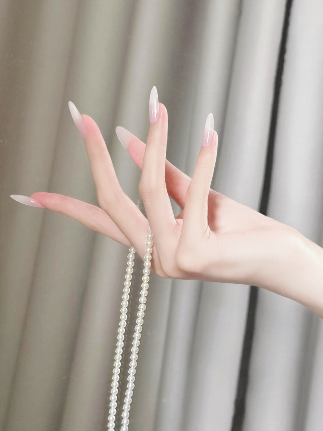 Elegante Stiletto Druck-auf-Nagelkunst