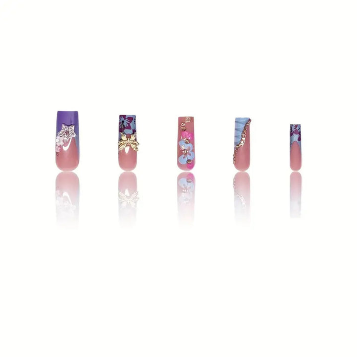 Künstlerisches, floral-verziertes Press-On-Nagelset Karnz