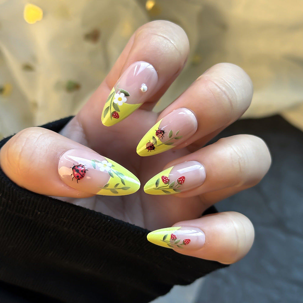 Dekorativer Floral Press-On Nagelset Karnz