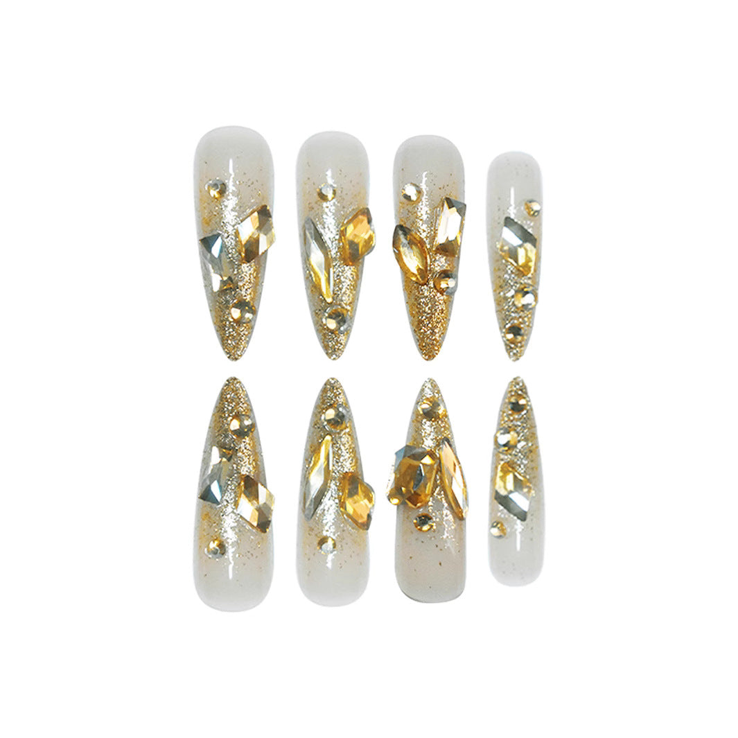 Glamouröse Kristall-verzierte Nagelspitzen Karnz