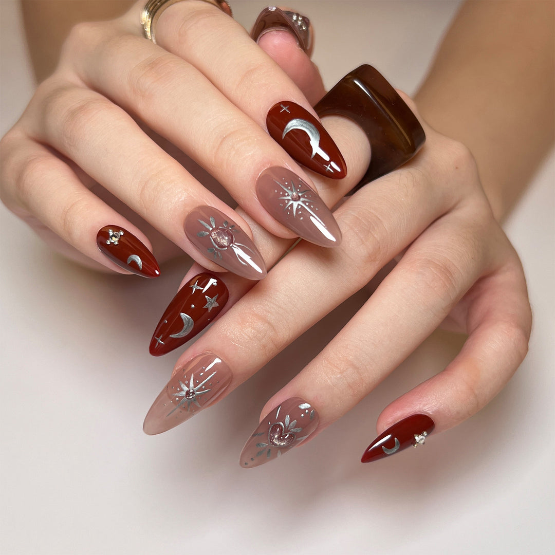 Kunstvolle Nagelverlängerungen im einzigartigen Mond-Design Karnz
