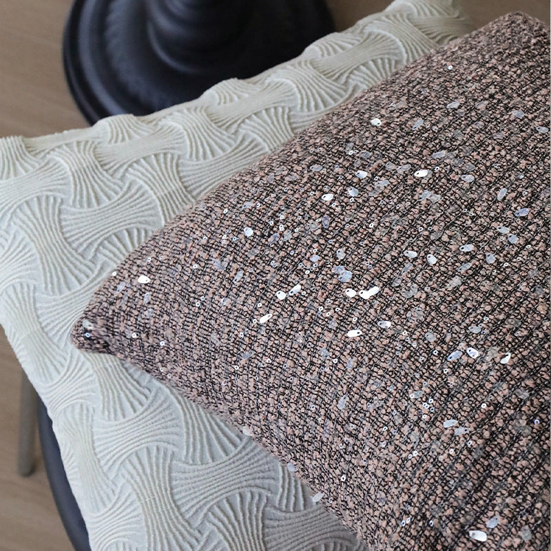 Quadratischer Luxus-Kissenbezug mit glitzernden Pailletten und texturierter Bouclé‑Webung Karnz