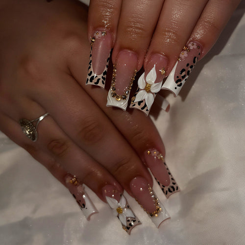 Künstlerische Nagelkunst Tipps Karnz
