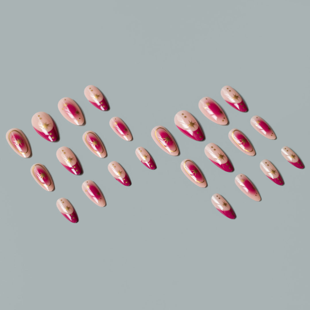Elegante mit Sternen verzierte Gel-Nagelkunst