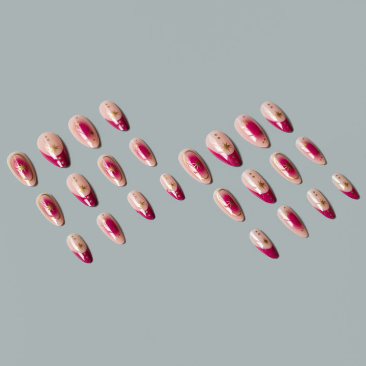Elegante mit Sternen verzierte Gel-Nagelkunst