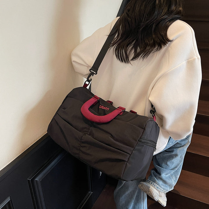 Stylische multifunktionale Wochenend-Duffle
