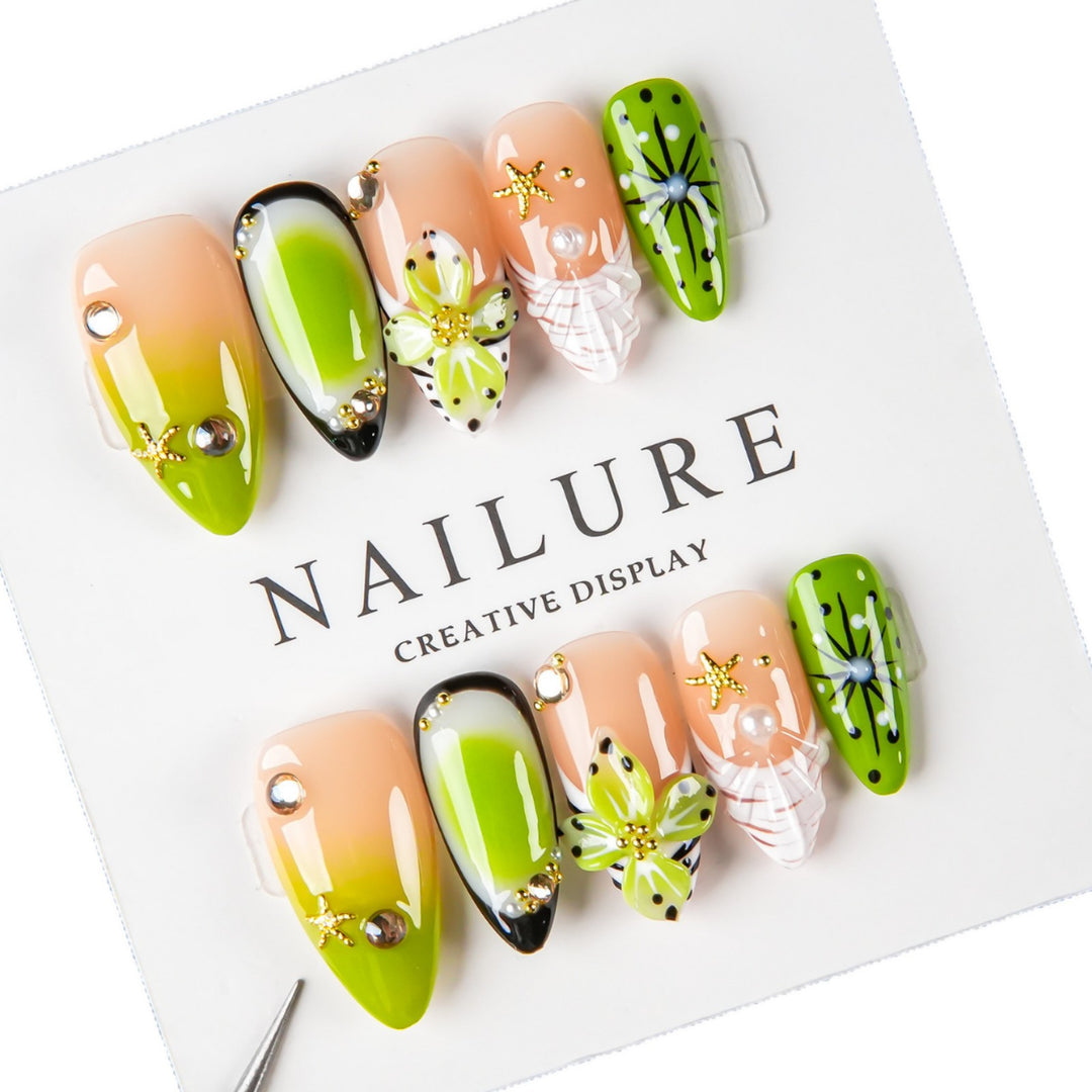Dekoratives Press-On Nail Art Set mit floralen und Juwel-Akzenten