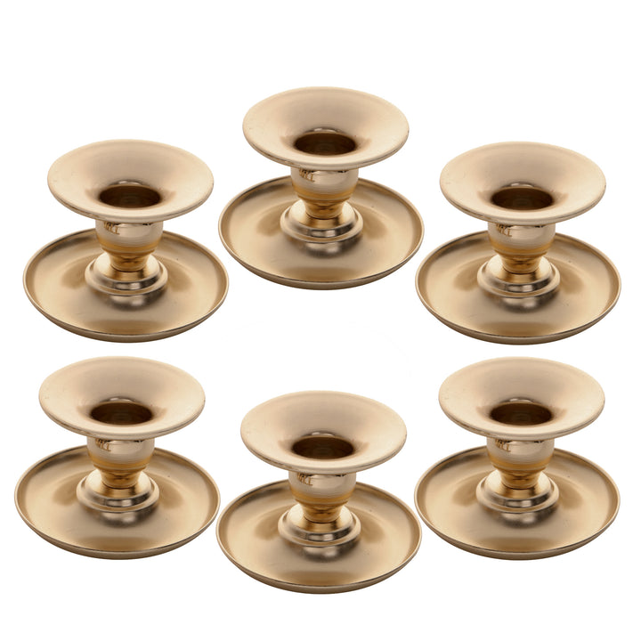 Vintage-inspirierter solider Metallkerzenhalter mit breiter Tropfschale und ausgestelltem Becher Karnz