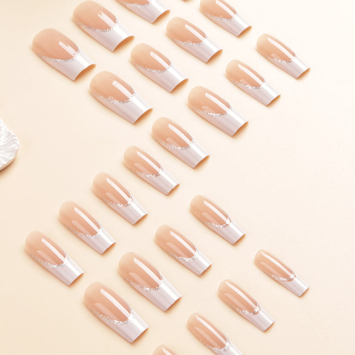 Dekoratives French Tip Press-On Nagelset Karnz