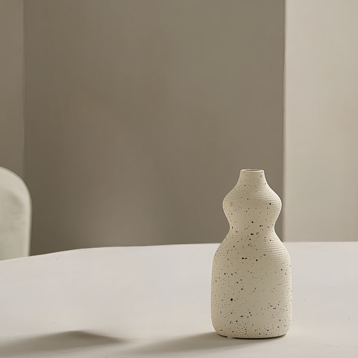Elegante und Kunstvolle Keramikvase Karnz
