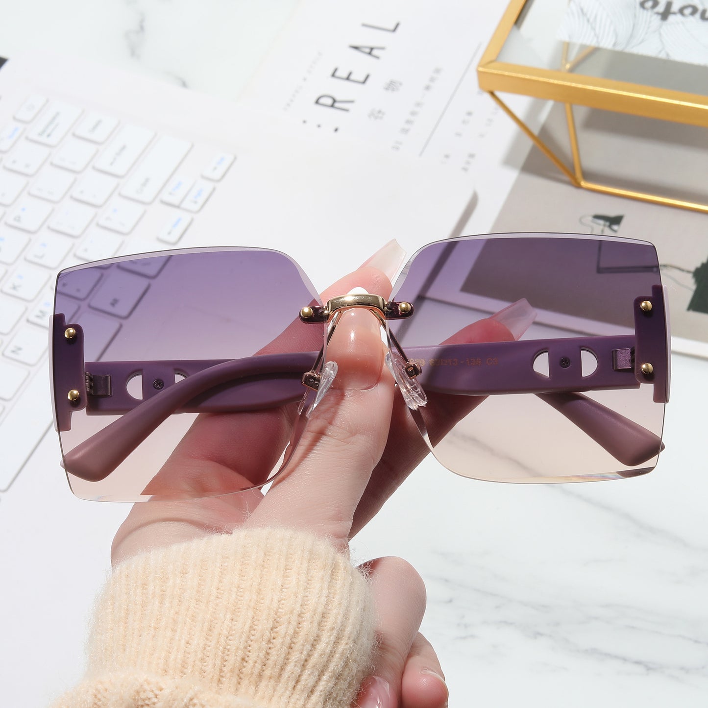 Damen Hochwertige rechteckige Sonnenbrille mit modischem Metallrahmen Karnz