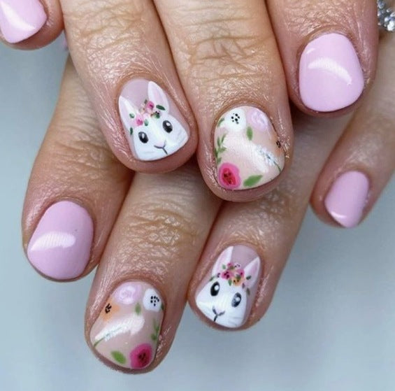 Kreative thematische Nagelkunst-Verstärkungen Karnz