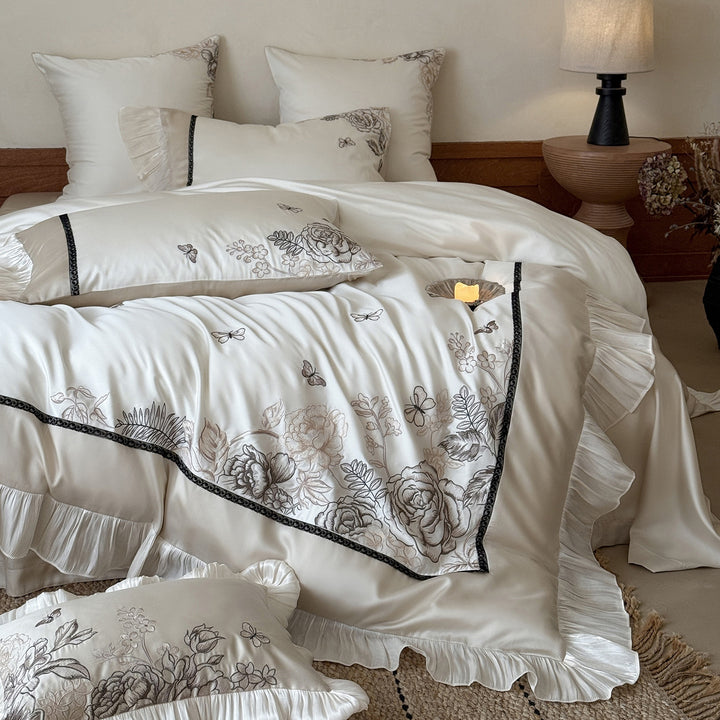 Luxuriöser gestickter Satin Rüschendaunenbettbezug Bettwäsche Set