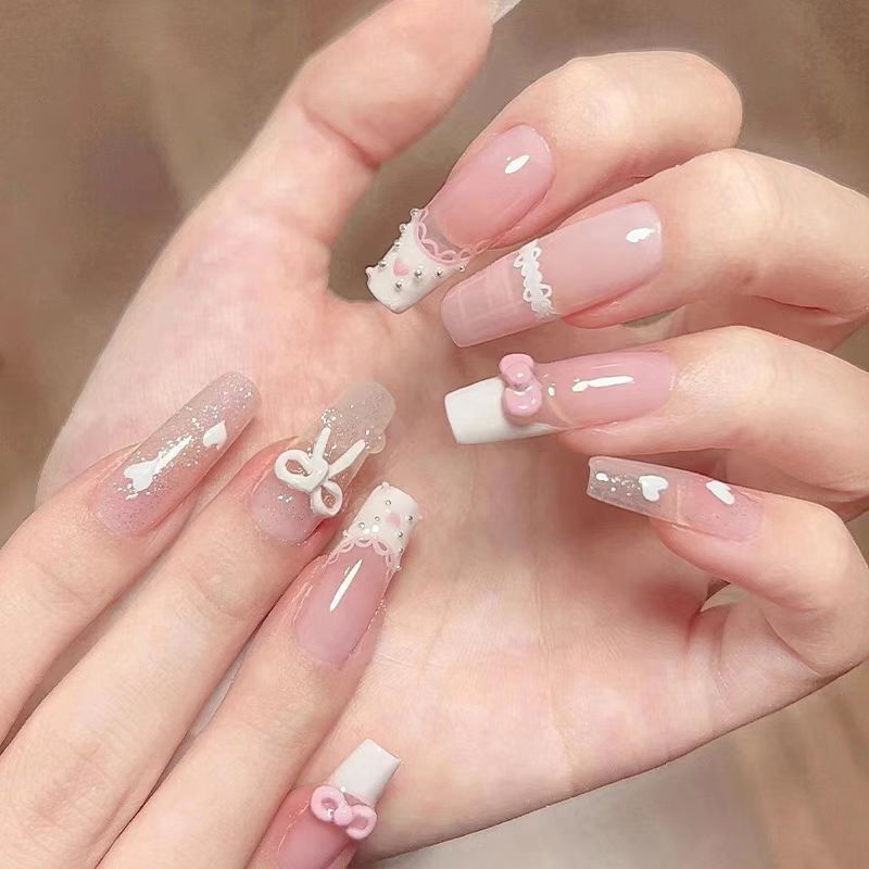 Dekoratives Press-On Nagelkunst Set Karnz