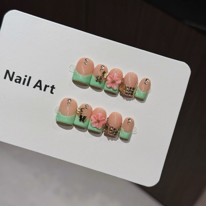 Künstlerisches Nagelkunst-Design-Kit