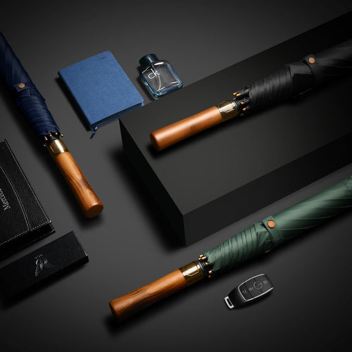 Herren eleganter Automatik-Regenschirm mit Holzgriff Karnz
