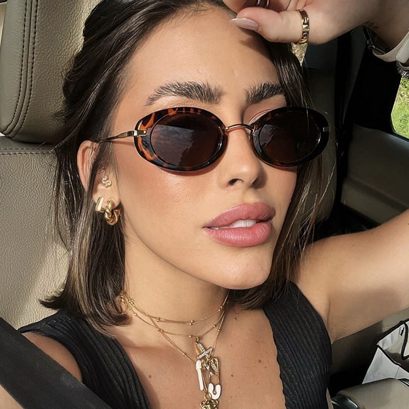 Damen modische Sonnenbrille im eleganten Ovaldesign Karnz