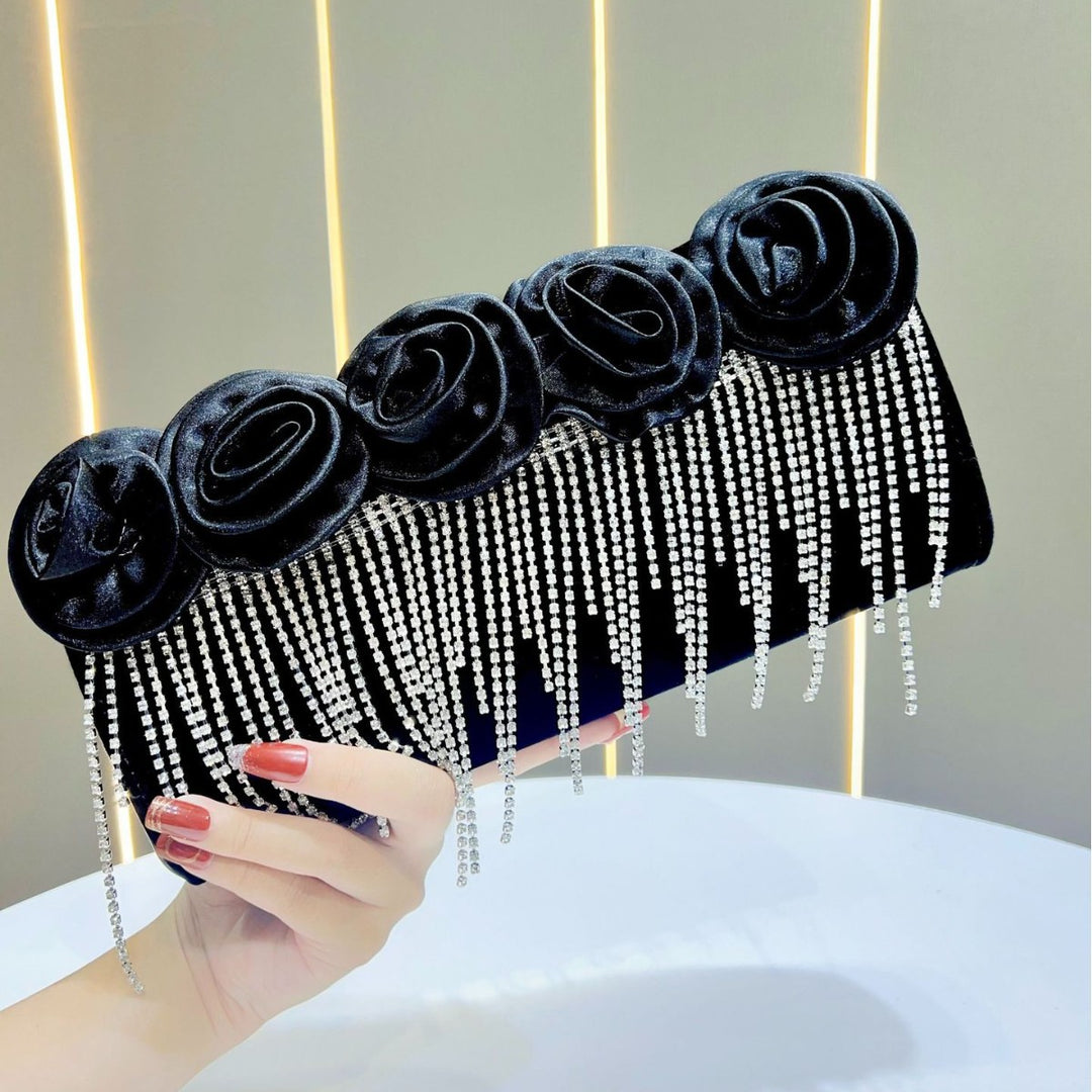 Blumenverzierte Abend-Clutch