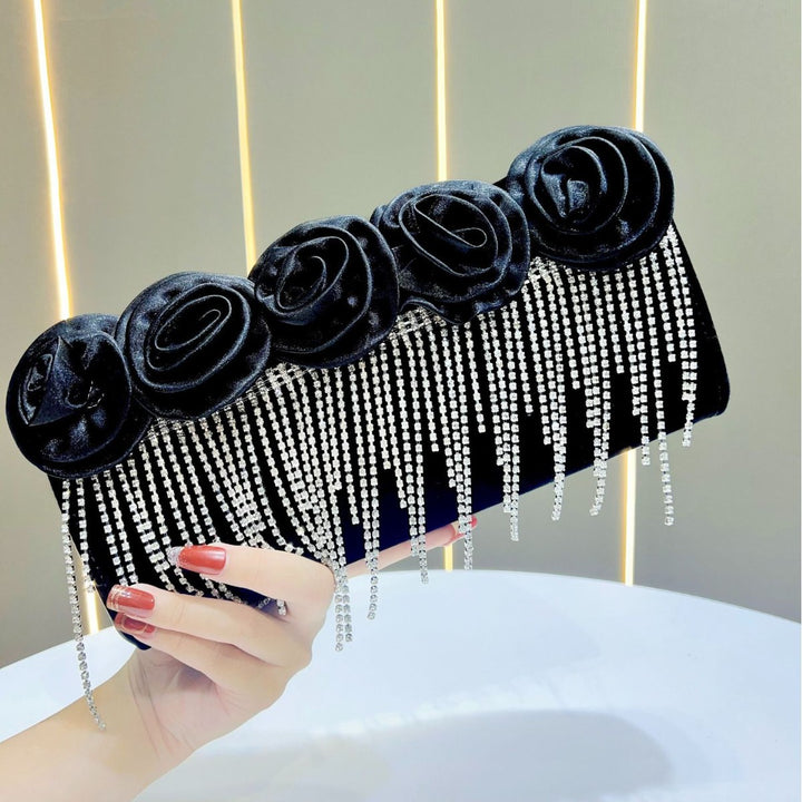 Blumenverzierte Abend-Clutch