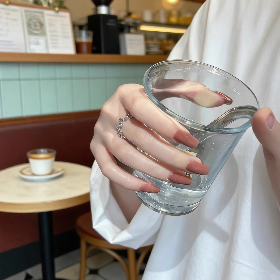 Stylische Gel-Nagelverlängerungen