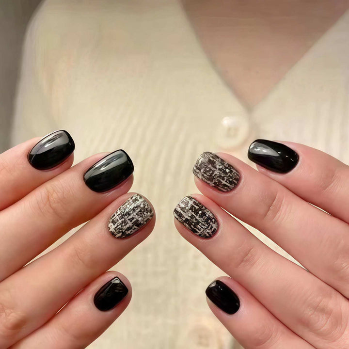 Glänzendes Künstlerisches Press-On Nagelset mit Abstraktem Design Karnz
