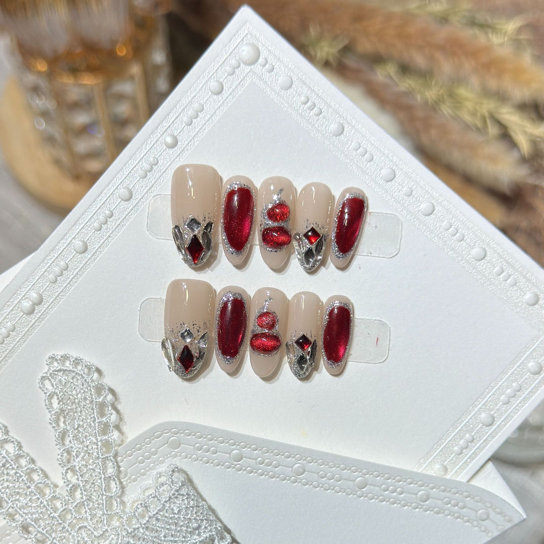 Premium Dekorative Press-On Nagelset mit Edelsteinakzenten Karnz
