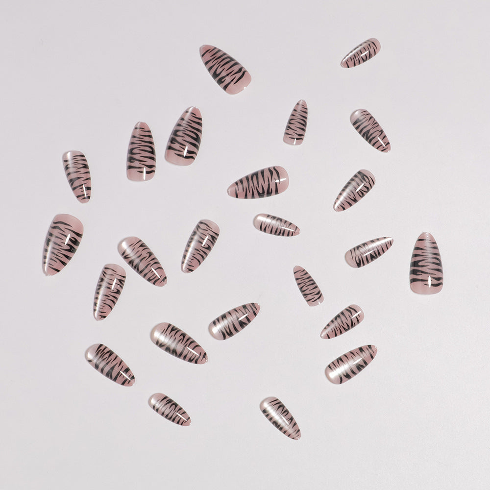 Künstlerisches Druck-Nagelset mit Tigerstreifen-Design Karnz