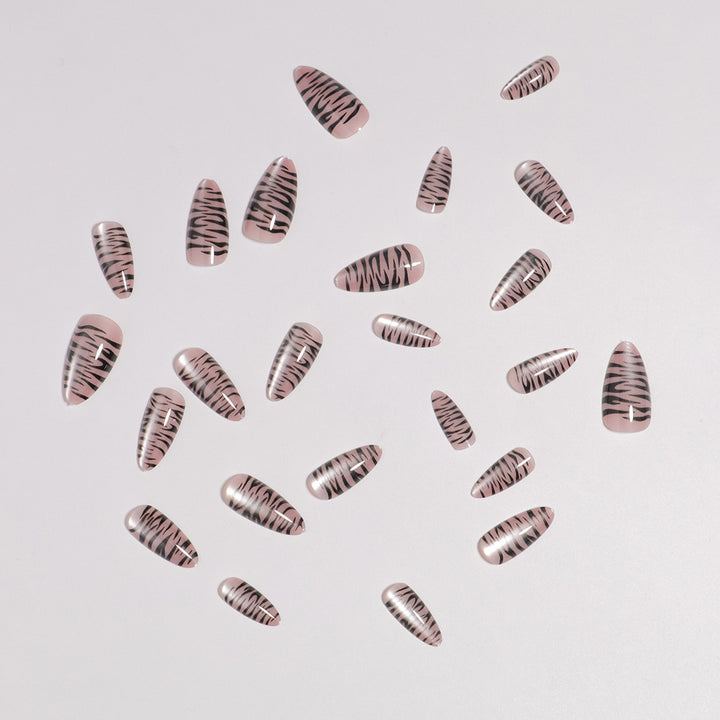 Künstlerisches Druck-Nagelset mit Tigerstreifen-Design Karnz