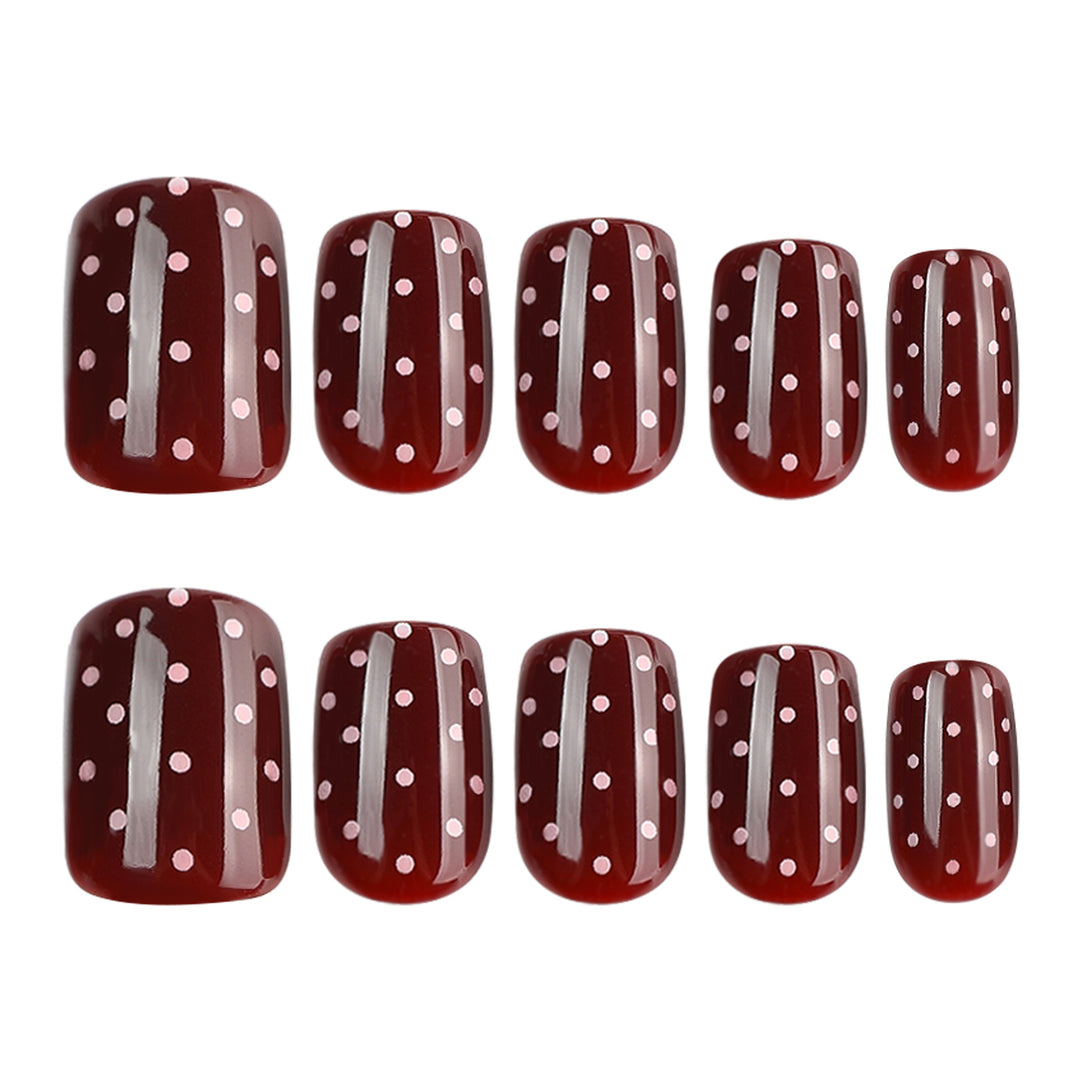 Kreative Nagelkunst mit Punkten Karnz