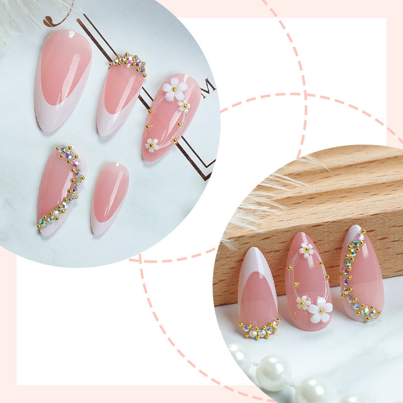 Premium Künstlerische Press-On Nagelset mit Eleganten Design Akzenten Karnz