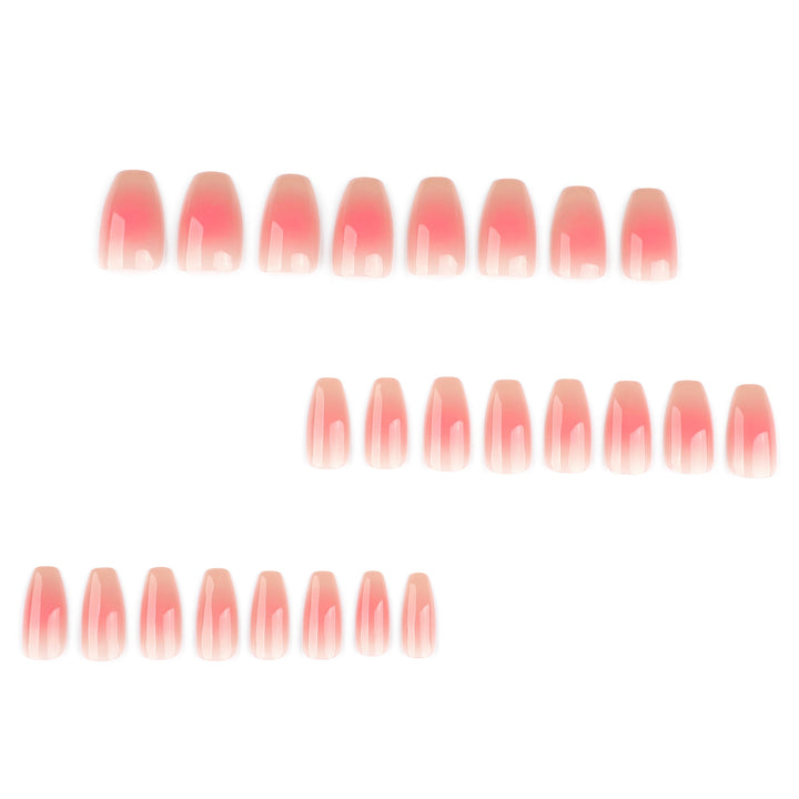 Stilvolle Nagelverlängerungen mit elegantem Ombre-Design Karnz