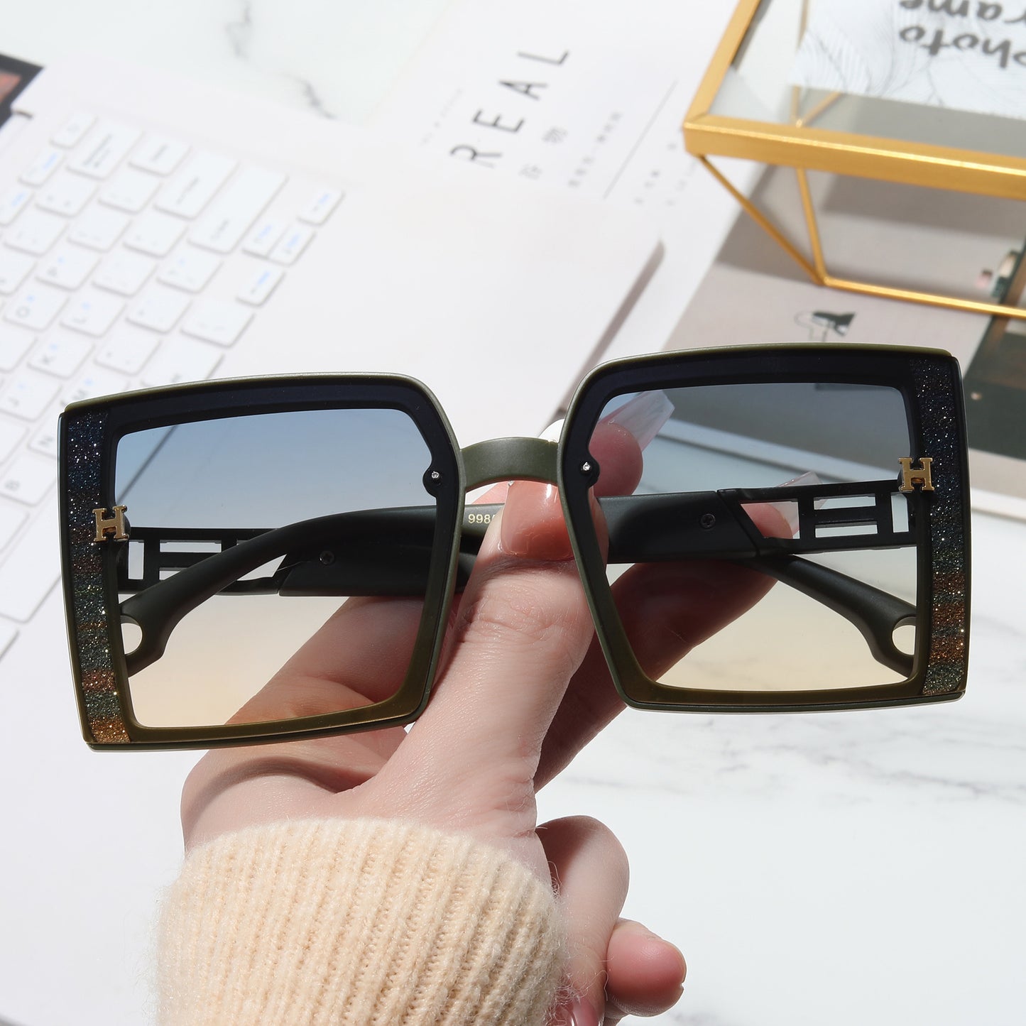 Damen modische Sonnenbrille mit extravagantem, rechteckigem Rahmen Karnz