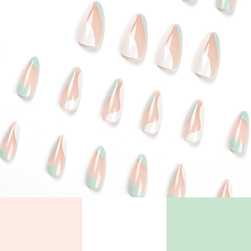 Künstliche Nagelverlängerungen mit stilvollem Design Karnz
