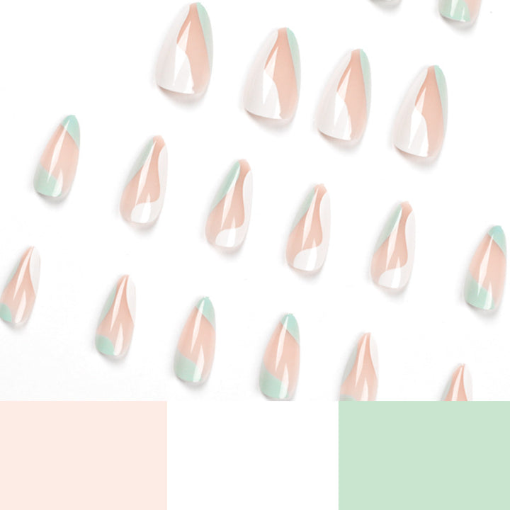 Künstliche Nagelverlängerungen mit stilvollem Design Karnz