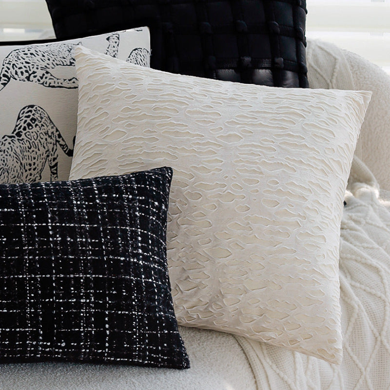 Quadratischer Dekorativer Kissenbezug mit großflächigem Wildtier-Jacquard und Samtpaspel Karnz