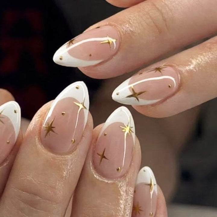 Elegante goldbeschichtete Stiletto-Press-On-Nägel