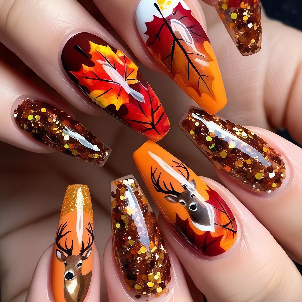Kunstnägel im herbstlichen Blätter-Design Karnz