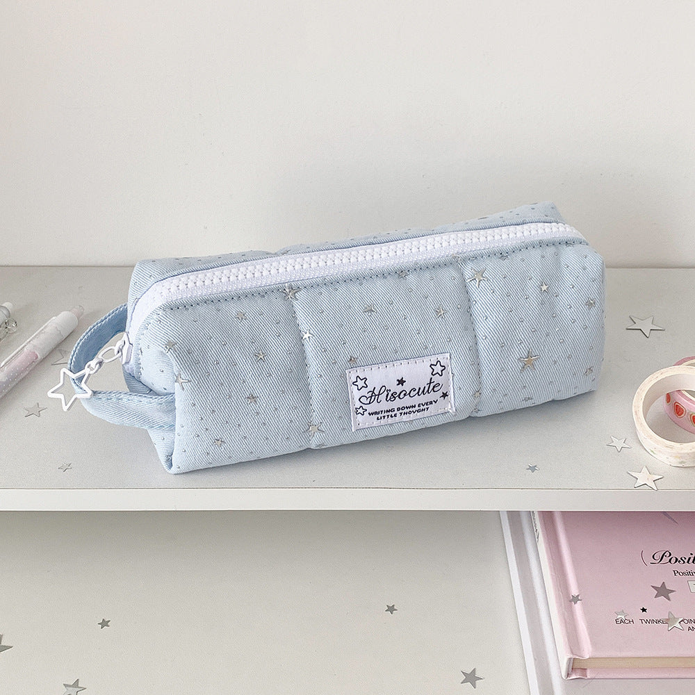 Stylisches mit Sternen verziertes Etui