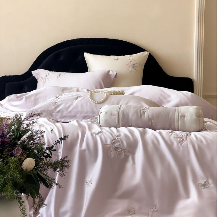 Luxuriöses Satin-Bettwäsche-Set mit feiner Stickerei