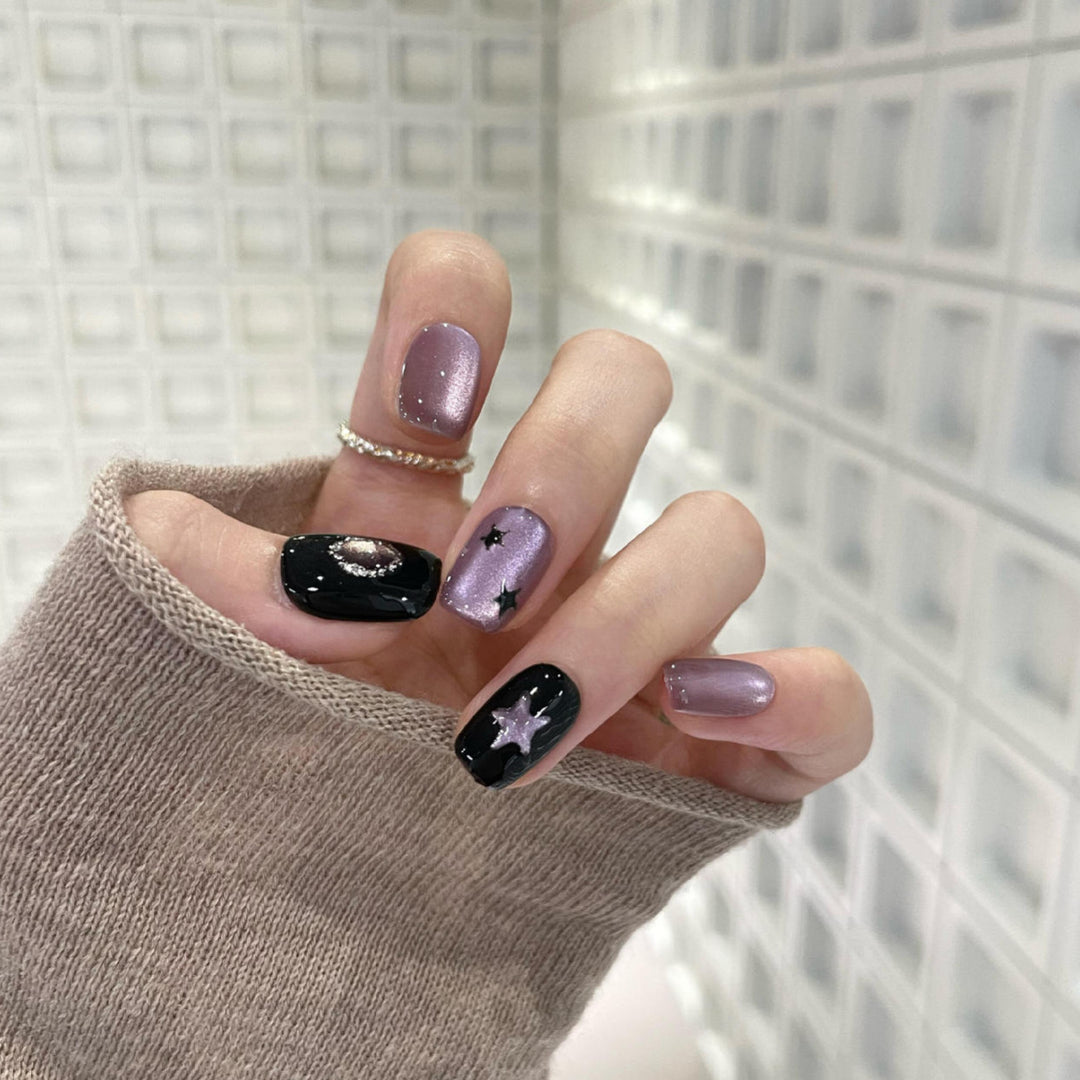 Kunstnägel mit Stilvollem Sternendesign Karnz