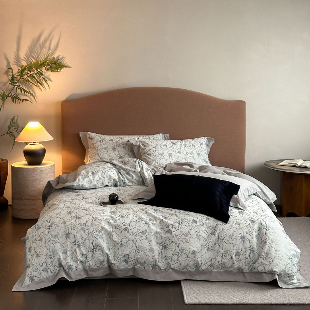 Elegantes Wendbares Bettbezug- und Kissenbezug-Set mit Jacquard-Blütenpanel und feiner Steppkante