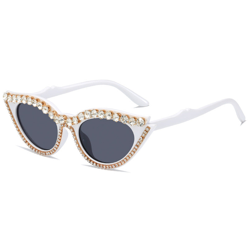 Damen extravagante Cat-Eye Sonnenbrille mit glamourösen Kristallverzierungen Karnz