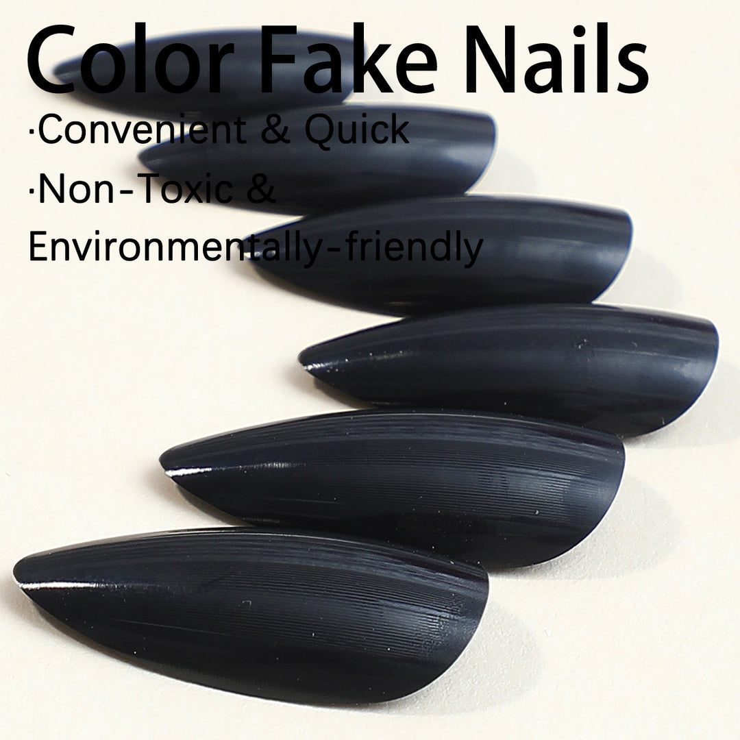 Kunstnagelset mit stilvollem, spitzen Design Karnz
