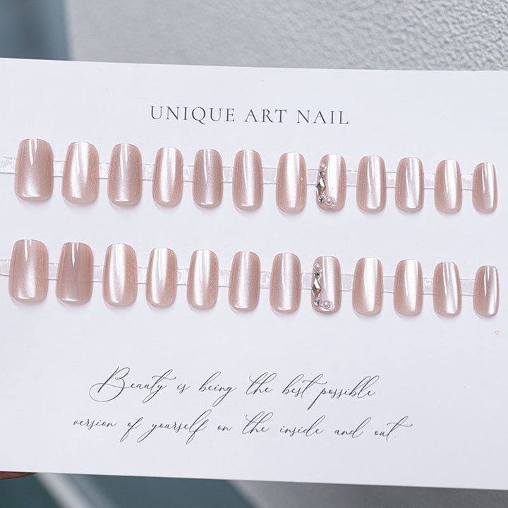 Glamouröse Nagelverlängerungen