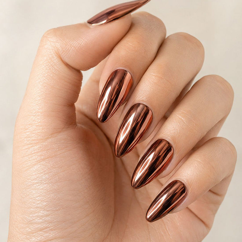 Glänzende Stiletto-Nagelkunstverlängerungen Karnz