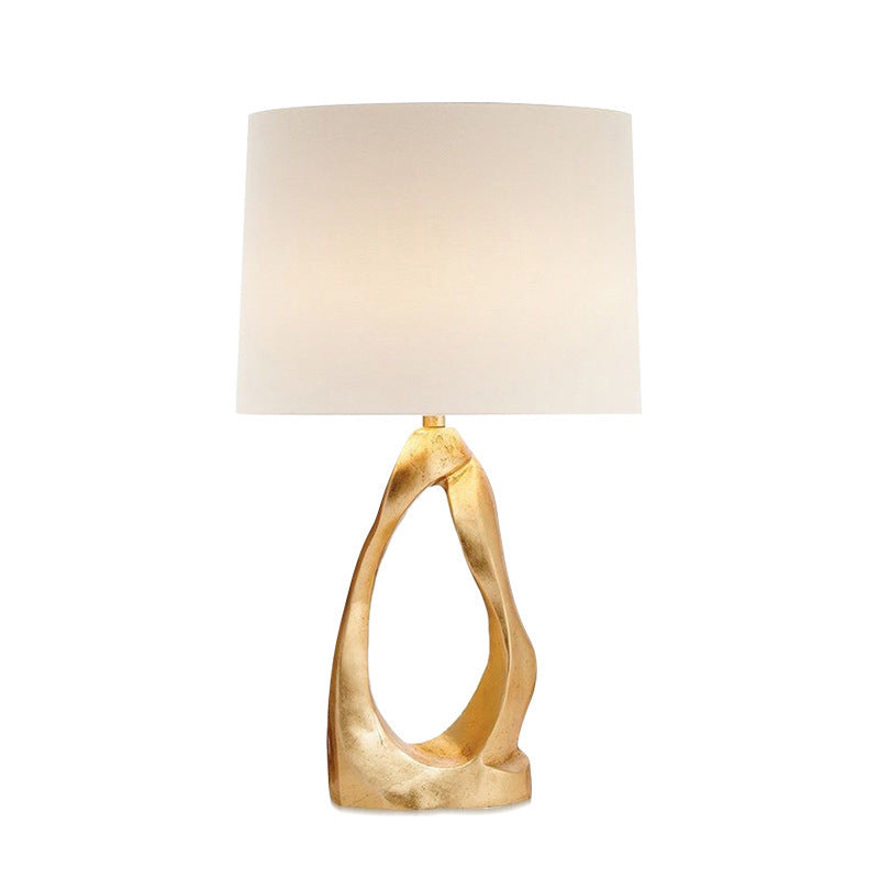 Künstlerische Tischlampe mit skulpturalem Design