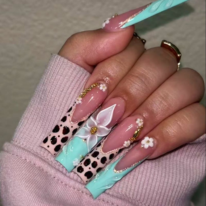 Artisan Dekorative Nagelspitzen Karnz